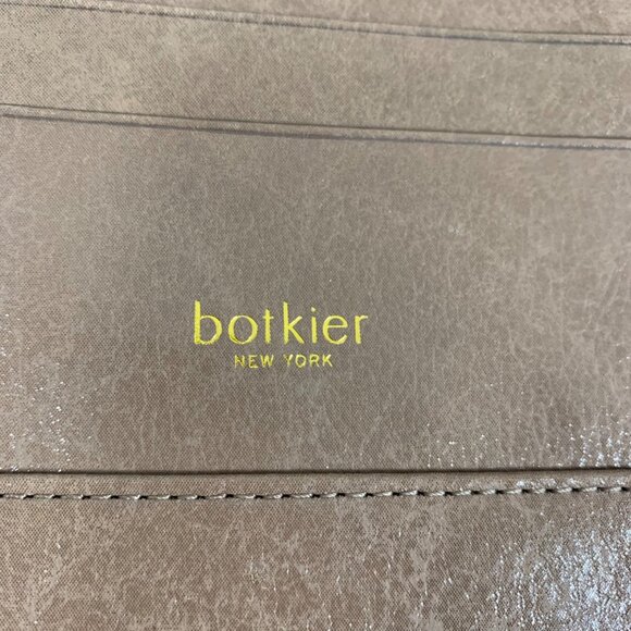 Botkier NY Taupe Leather Chevron Quilted Crossbody Wallet Gold Chain Strap - Picture 4 of 16